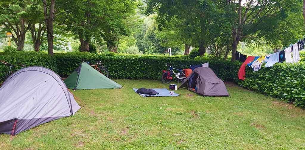emplacement camping pour randonneur vallée du Lot